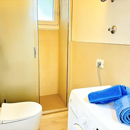 Salisburgo Бібіоне